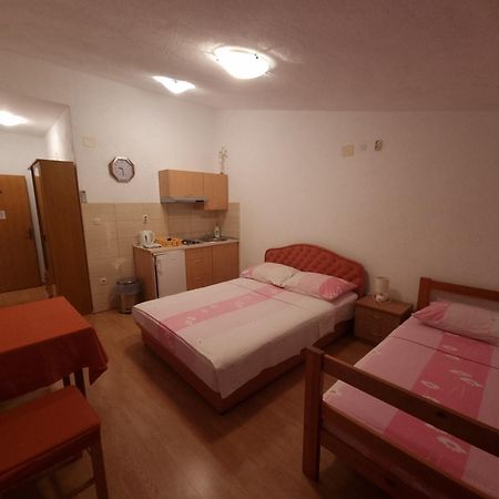 Apartments Cipetic Kaštela Εξωτερικό φωτογραφία
