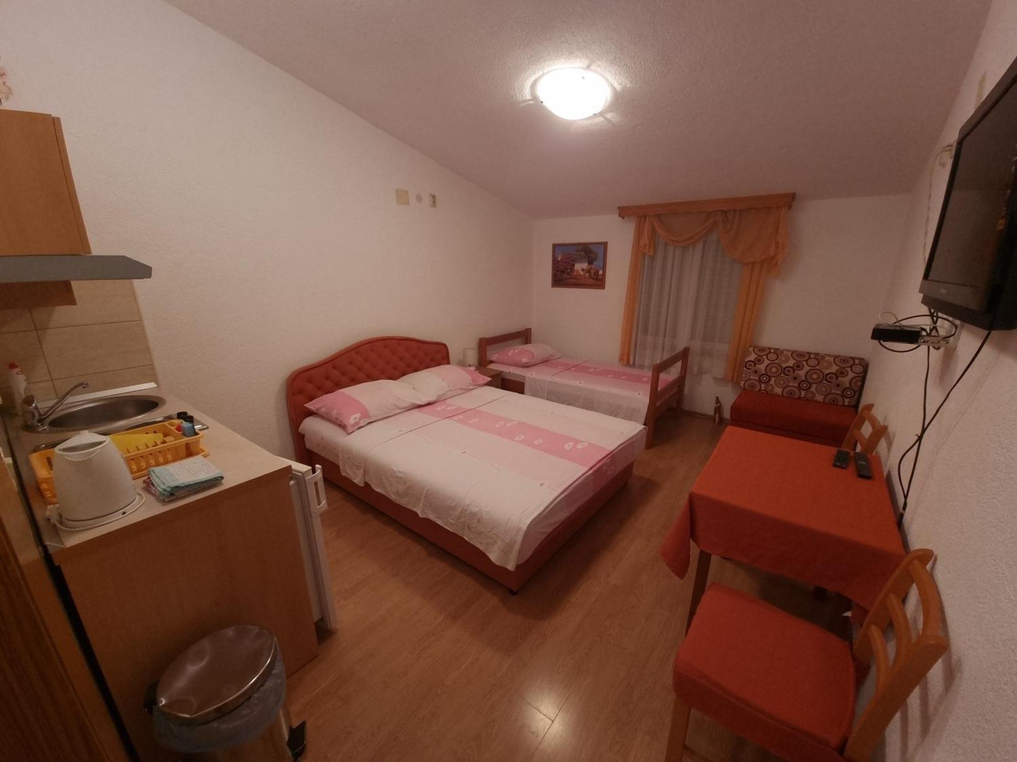 Apartments Cipetic Kaštela Εξωτερικό φωτογραφία