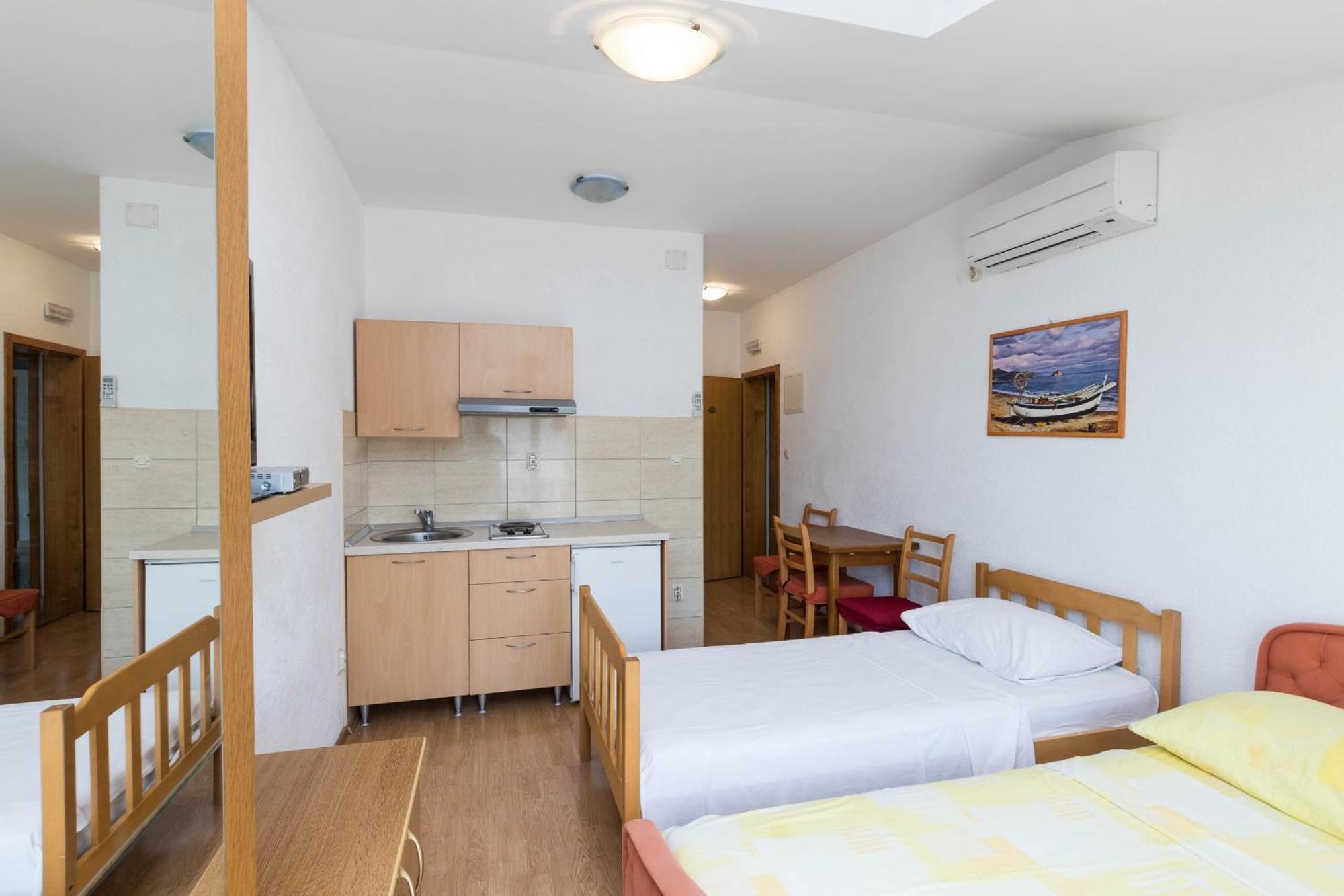 Apartments Cipetic Kaštela Εξωτερικό φωτογραφία