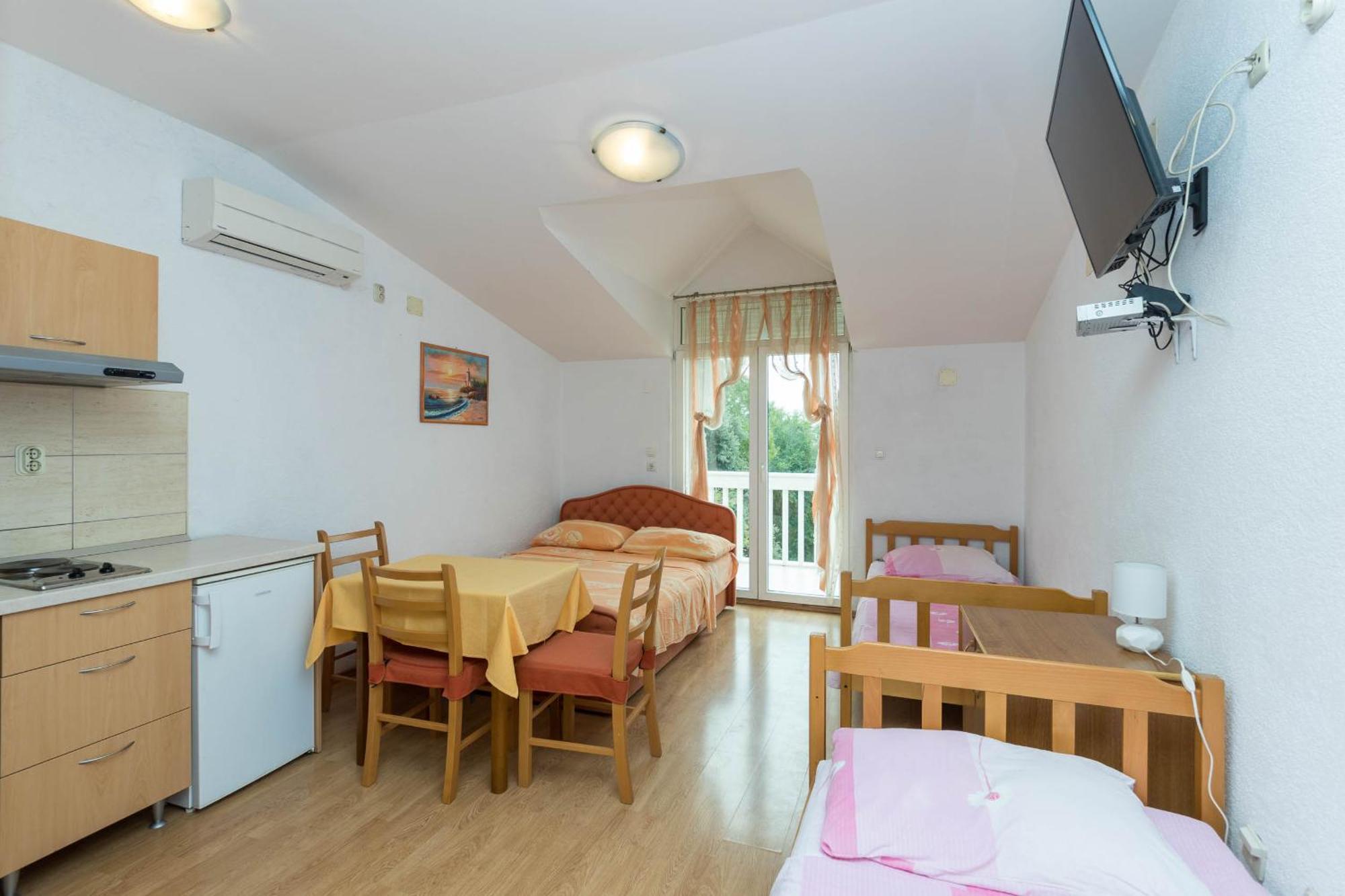 Apartments Cipetic Kaštela Εξωτερικό φωτογραφία