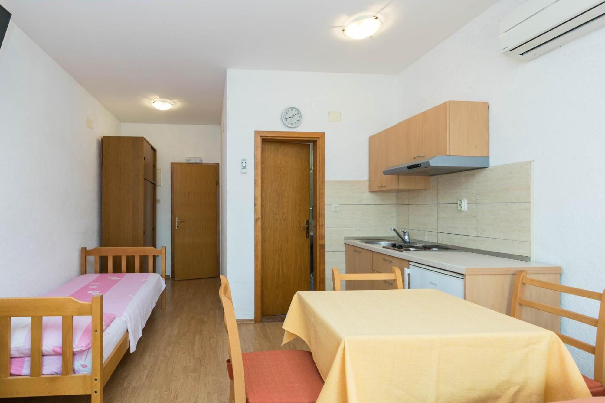 Apartments Cipetic Kaštela Εξωτερικό φωτογραφία